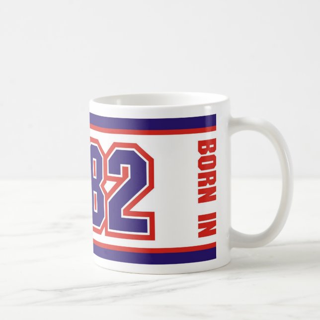 Taza De Café Llevado en 1982 (Derecha)