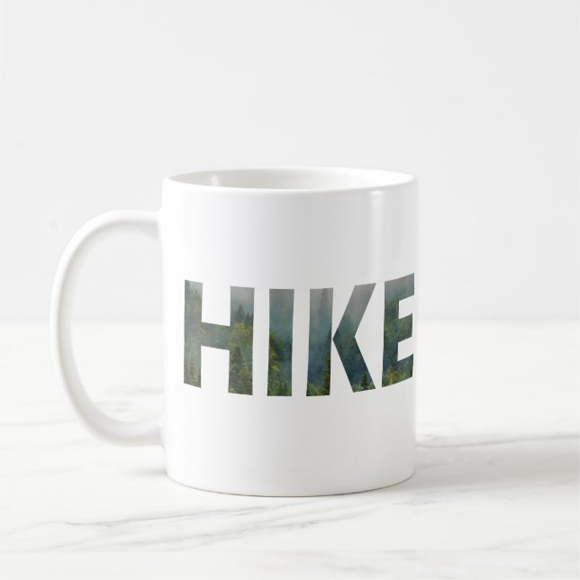 Taza De Café Logo de la caminata en el bosque de pinos (Izquierda)