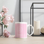 Taza De Café Logotipo comercial | Rosa profesional moderno<br><div class="desc">Una elegante plantilla de taza de personalizado en papel de negocios en un estilo minimalista moderno que se puede actualizar fácilmente con el logotipo de su empresa y el eslogan o información de la empresa. Si necesitas ayuda para personalizar este producto, por favor contáctame con el botón de mensaje y...</div>