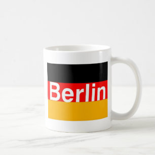 Taza De Café Logotipo de Berlín en blanco en bandera alemana