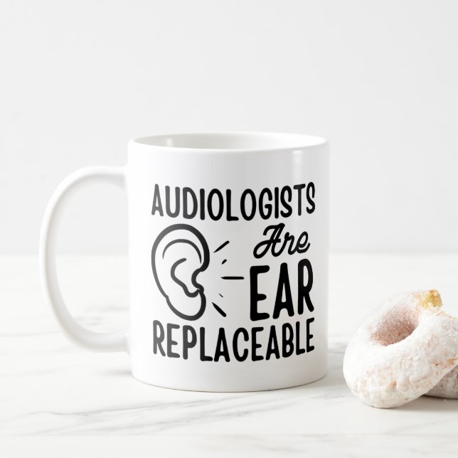 Taza De Café Los Audiólogos Son Audiología Divertida Y Reemplaz (Con donut)