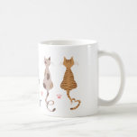Taza De Café Los gatos aman las colas<br><div class="desc">3 tabiques de color gris y tonos ocres y 2 calicos de tonos beige con motivos grises y ocres. Sus colas forman una palabra amor y una forma cardíaca. Patas rosas en el fondo. Este es un ilustracion digital.</div>