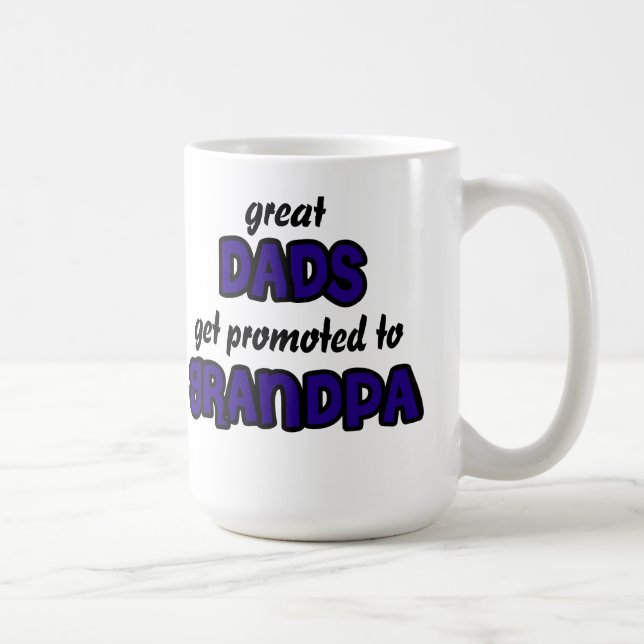 Taza De Café Los grandes mozos son promocionados al abuelo Mug (Derecha)