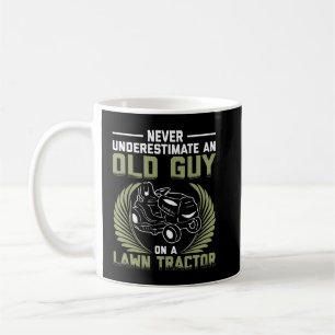 Taza De Café Los Hombres Nunca Subestiman A Un Viejo Hombre En