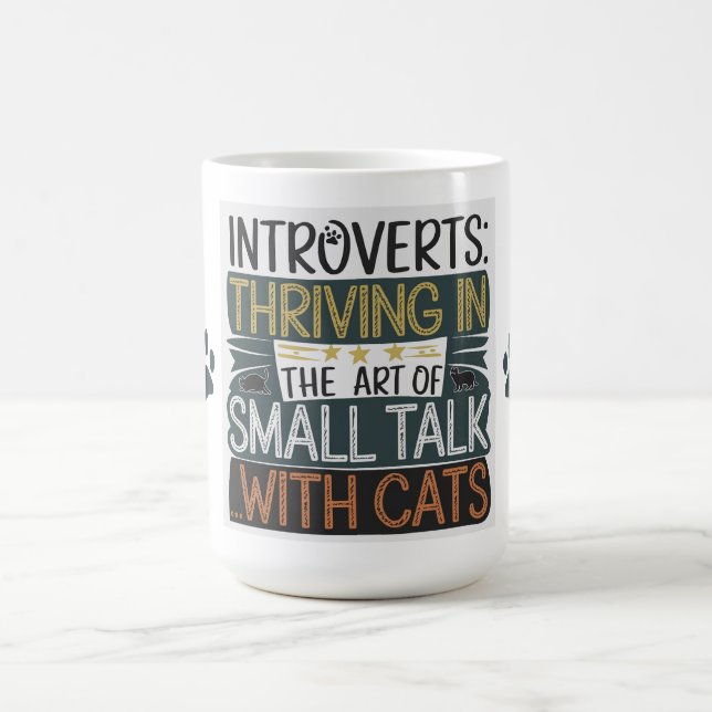 Taza De Café Los introvertidos prosperan con los gatos (Centro)
