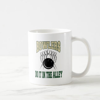 Taza De Café Los jugadores de bolos lo hacen en el callejón