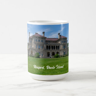 Taza De Café Los rompedores: Una obra maestra dorada en Newport