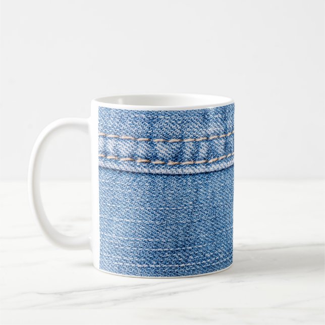 Taza De Café Los vaqueros azules cosieron textura de cierre.  (Izquierda)