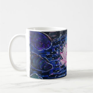 Taza De Café Loto en Agua Oscura