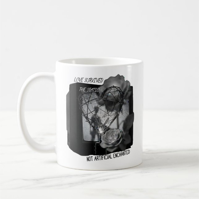 Taza De Café Love Survived the Static (Izquierda)