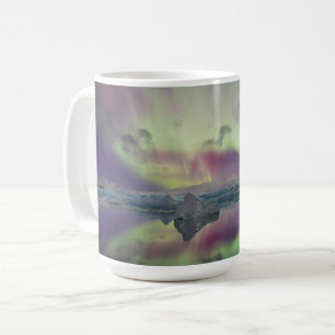 Taza De Café Luces de Aurora reflejan laguna   Islandia