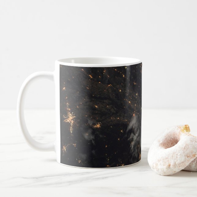 Taza De Café Luces De Noche En El Planeta Tierra (Con donut)
