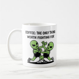 Taza De Café Luchando contra los extranjeros