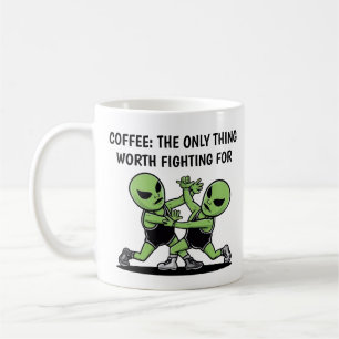 Taza De Café Luchando contra los extranjeros