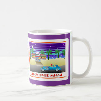 Taza De Café Luna sobre la púrpura de Miami