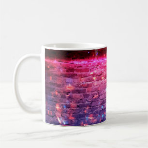 Taza De Café Luz de neón: pared de ladrillo vacío.