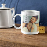 Taza De Café Madre del Collage de fotos de la novia<br><div class="desc">Crea un regalo perfecto para la madre de la novia. Esta taza de café está lista para ser personalizada con tres de tus fotos cuadradas favoritas y cuenta con una etiqueta blanca con el mensaje "Madre de la novia" escrito en ella con letras de escritura negra.</div>