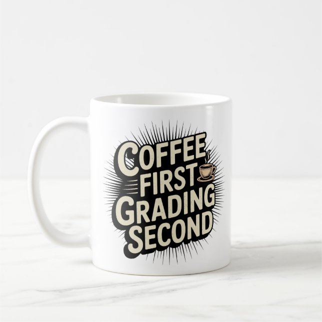 Taza De Café Maestra divertida del Café de primer grado (Izquierda)