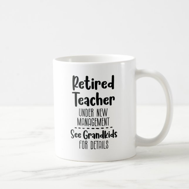 Taza De Café Maestra jubilada bajo nueva dirección (Derecha)