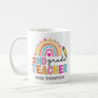 Taza De Café Maestra personalizada de 2º grado en arcoiris en c