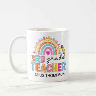 Taza De Café Maestra personalizada de tercer grado de arcoiris