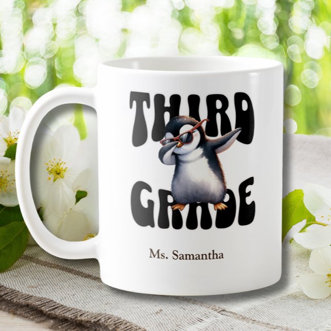 Taza De Café Maestría primaria de tercer grado Dabbing Penguin (Subido por el creador)