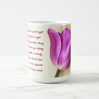Taza De Café Magenta brillante tulipana poética