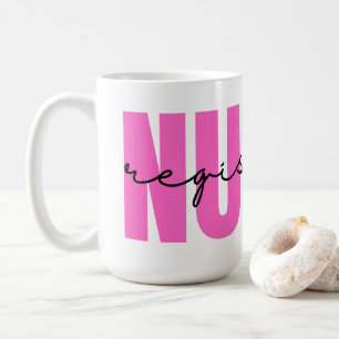 Taza De Café Magnate de enfermeras registradas en tipografía