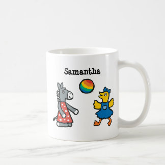Taza De Café Maisy en el preescolar con los amigos en el patio