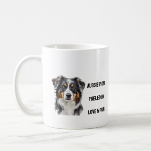Taza De Café Mamá australiana ama y alimenta a un lindo pastor