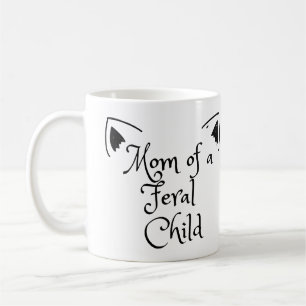 Taza De Café Mamá de un niño salvaje de negro con orejas gatas