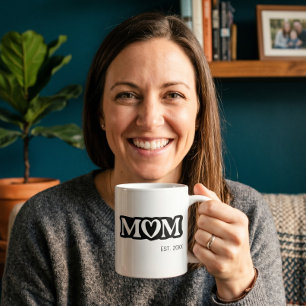 Taza De Café Mamá Establecida Corazón Valiente en Blanco y Negr