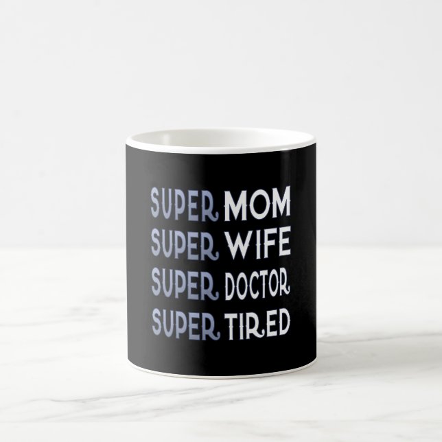 Taza De Café Mamá estupenda del médico (Centro)