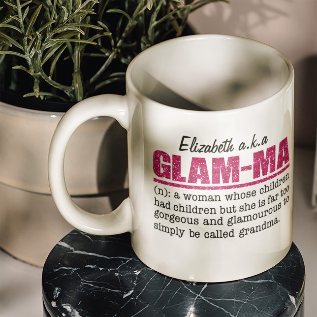 Taza De Café Mamáes de glam rosado - Abuela (Show your inner diva and forever glam attitude with this faux glitter hot pink Glam-Ma mug.)