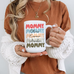 Taza De Café Mami ondulado moderna con niños nombra el día de l