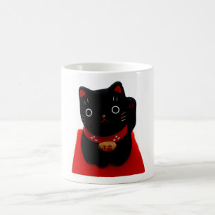 Taza De Café Maneki negro Neko en una alfombra roja