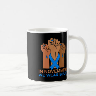 Taza De Café Mano En Noviembre Nosotros Vestimos De Azul Concie