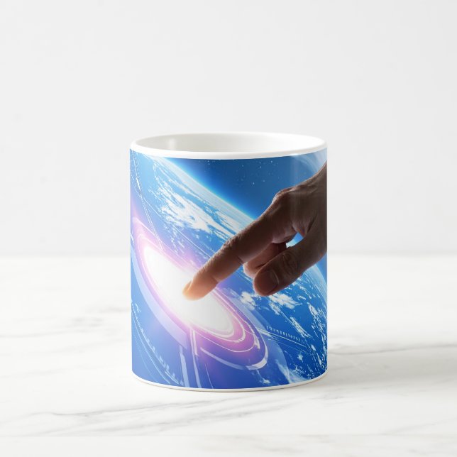 Taza De Café Mano tocando la tierra (Centro)
