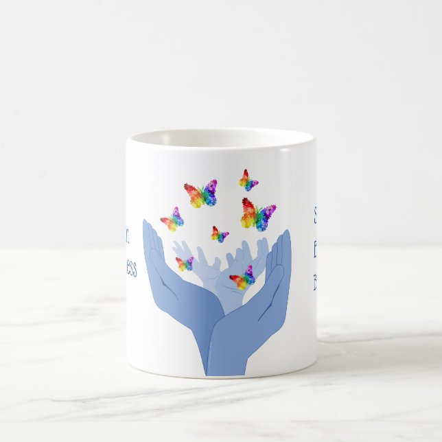 Taza De Café Manos de la conciencia del autismo que lanzan (Centro)