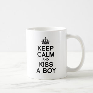 TAZA DE CAFÉ MANTÉN LA CALMA Y BESA A UN CHICO