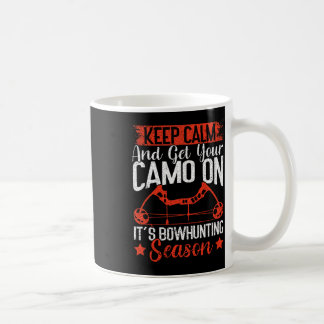 Taza De Café Mantén la calma y pon tu camo en el mar de la caza