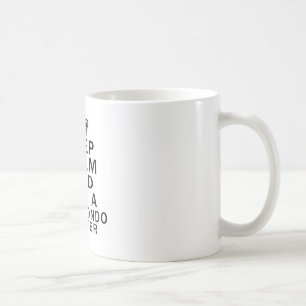Taza De Café Mantenga combatiente tranquilo y del abrazo del