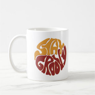 Taza De Café Mantente Groovy con una pizca de rojo y amarillo