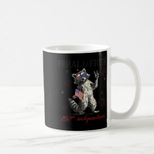 Taza De Café Mapache asilvestrado pero bandera del 250 aniversa