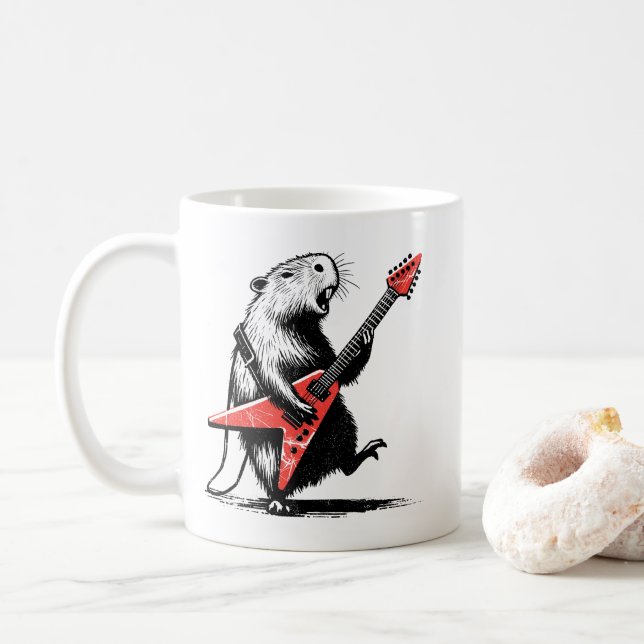 Taza De Café Mapache Genial Tocando Guitarra Baja Roja (Con donut)