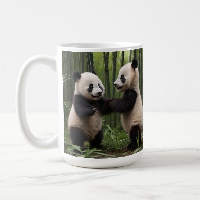 Taza De Café Maravillas caprichosas: Los bebés pandas juegan en (Izquierda)