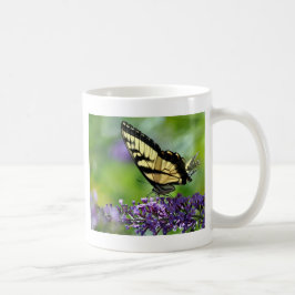 Taza De Café Mariposa amarilla y negra en lavanda