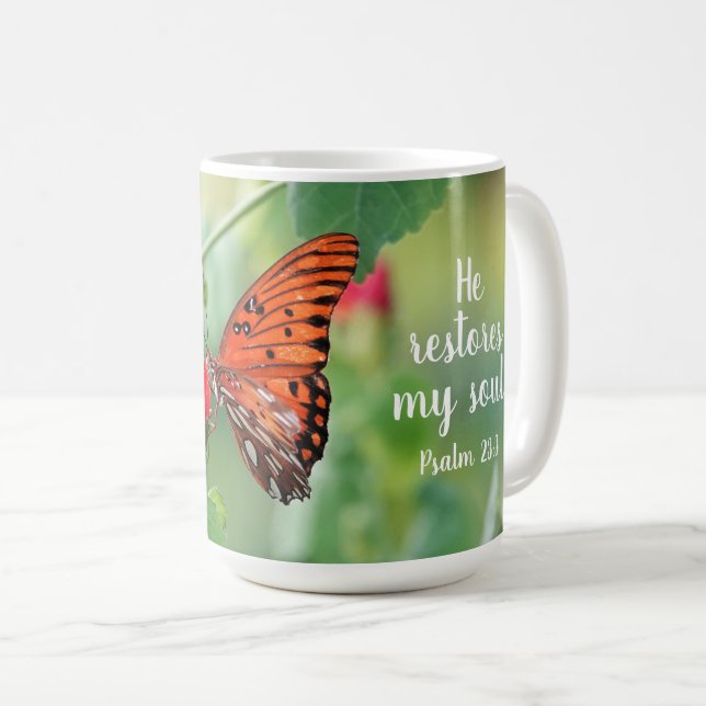Taza De Café Mariposa con verso salmo 23:3 (Anverso derecho)
