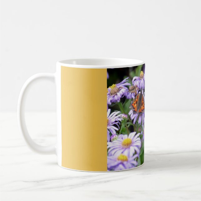 Taza De Café Mariposa En La Mug De Flores (Izquierda)
