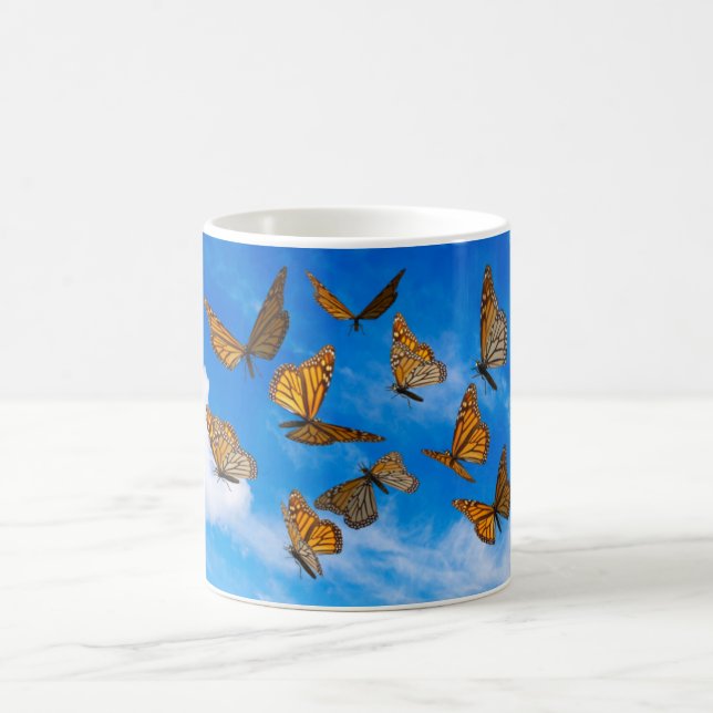 Taza De Café Mariposas monarcas en el cielo (Centro)
